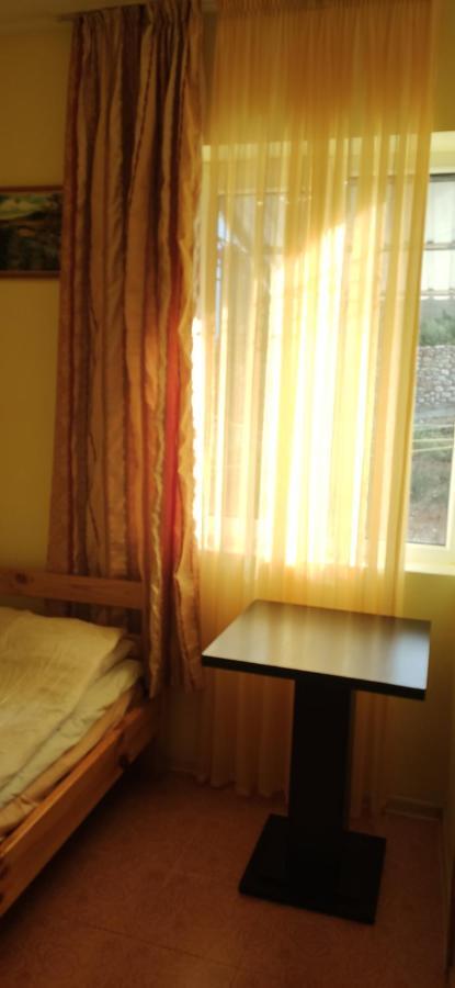 Guest House Albatros โชลปอน-อาตา ภายนอก รูปภาพ