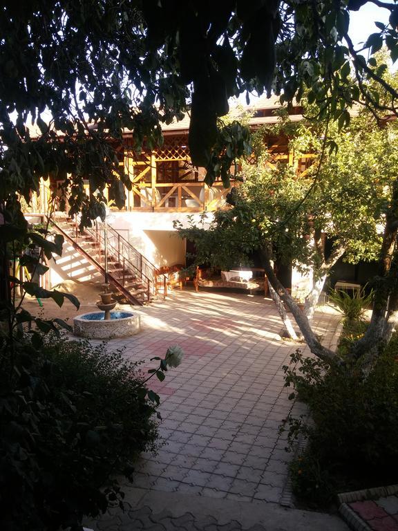 Guest House Albatros โชลปอน-อาตา ภายนอก รูปภาพ