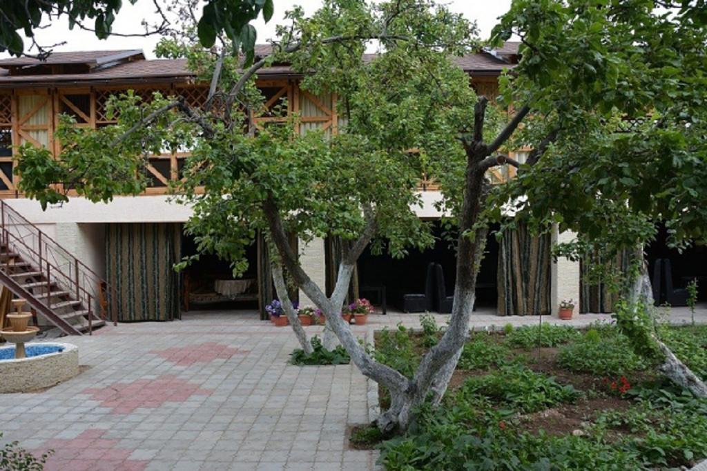 Guest House Albatros โชลปอน-อาตา ภายนอก รูปภาพ
