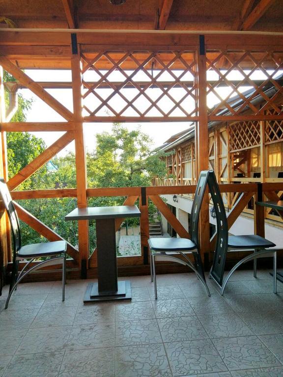 Guest House Albatros โชลปอน-อาตา ภายนอก รูปภาพ